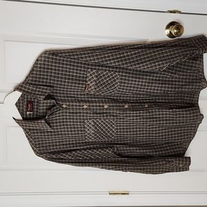 Men's vintage Wrangler casual button up longsleeve shirt made in USA